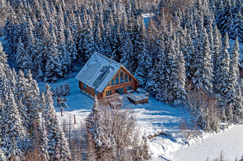 An Ultimate Winter Getaway at Au Chalet En Bois Rond in&nbsp;Quebec
